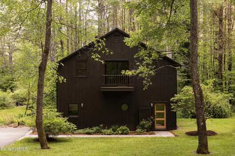 72 Old Queechy Rd, Canaan, NY 12029
