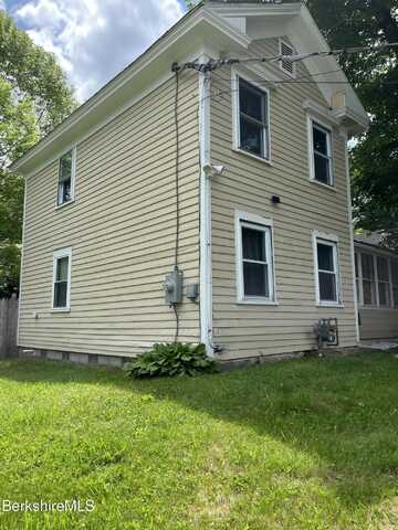 94 John St, Pittsfield, MA 01201