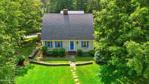 7 Whipoorwill Ln, Dalton, MA 01226