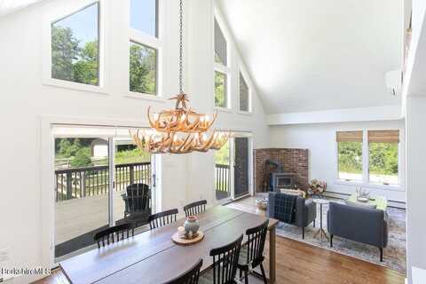 20 Hillside Ln, Sheffield, MA 01222