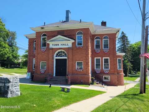 80 Church St, Cheshire, MA 01225