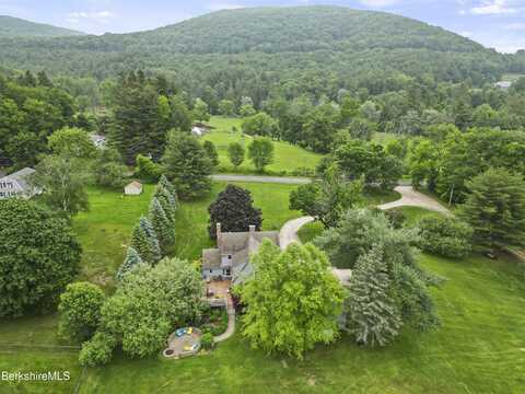 135 East St, Lee, MA 01238