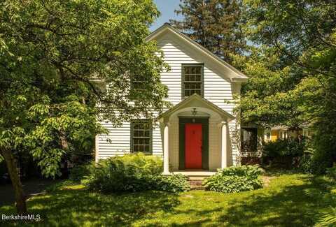 9 Yale Hill Rd, Stockbridge, MA 01262