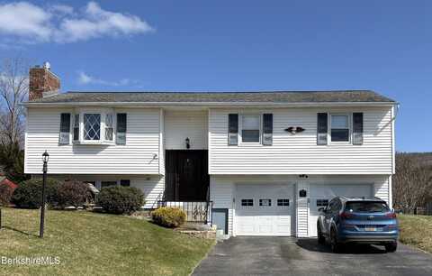 184 McIntosh Dr, Pittsfield, MA 01201