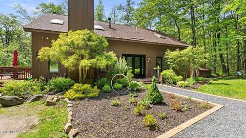 889 George Carter Rd, Becket, MA 01223