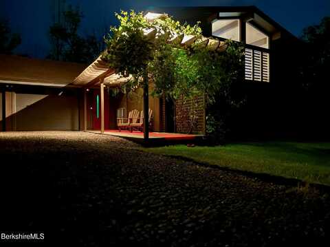 137 Stratton Rd, Williamstown, MA 01267