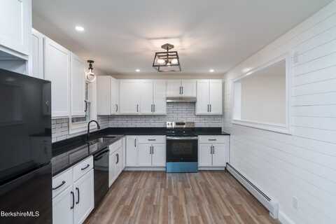 632 North State Rd, Cheshire, MA 01225