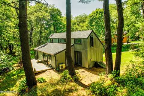 110 Access Rd, Becket, MA 01223