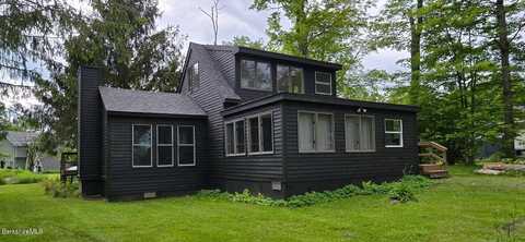 129 Shore Rd, Richmond, MA 01254