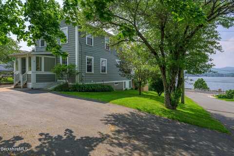 89 Exeter Ave, Pittsfield, MA 01201