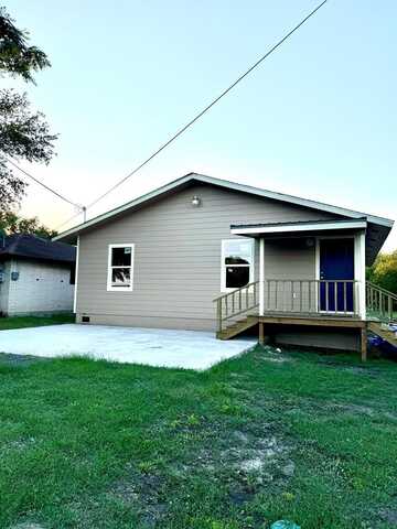 806 W Powell, Beeville, TX 78102