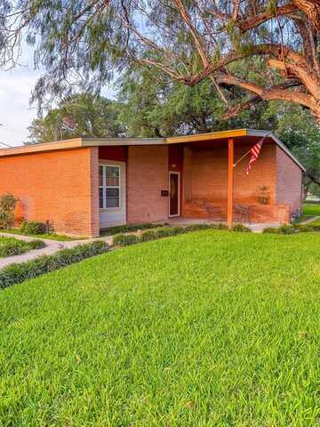 701 E Inez, Beeville, TX 78102