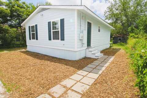805 Stamper, Beeville, TX 78102