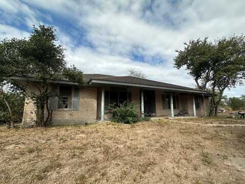 5851 Yucca Trail, Beeville, TX 78102