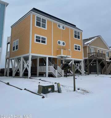 329 Ocean Boulevard E, Holden Beach, NC 28462