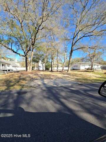 166 NE 8th Street, Oak Island, NC 28465