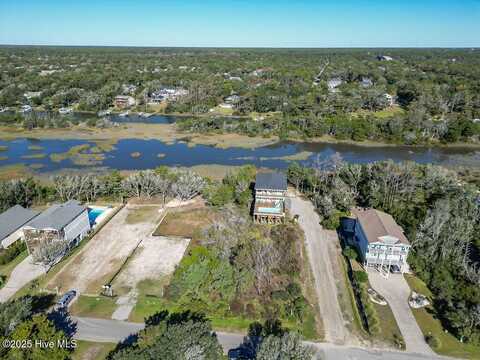 204 W Pelican Drive, Oak Island, NC 28465