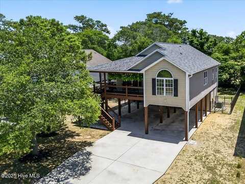 106 NE 29th Street, Oak Island, NC 28465