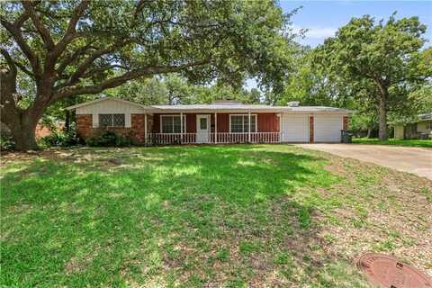 2102 Wayside Drive, Bryan, TX 77802