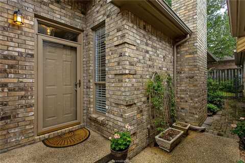 1302 Essex Green, College Station, TX 77845