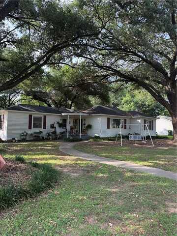 610 Calvert Street, Hearne, TX 77859