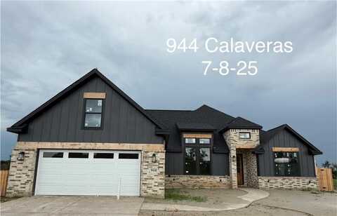 944 Calaveras, College Station, TX 77845