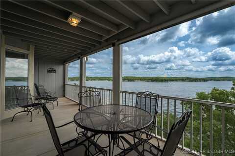 320 Regatta Bay Circle, Lake Ozark, MO 65049