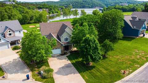 915 Bear Cave Way, Camdenton, MO 65020
