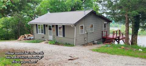 28767 Parkway Drive, Warsaw, MO 65355