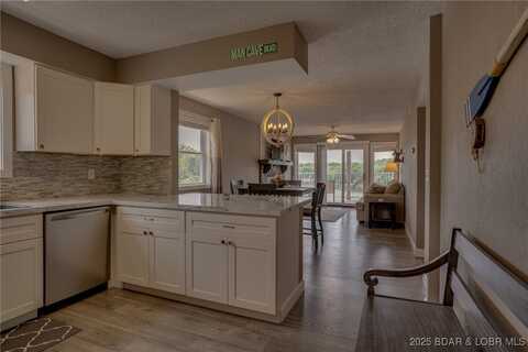 28 Wheel House Circle, Four Seasons, MO 65049