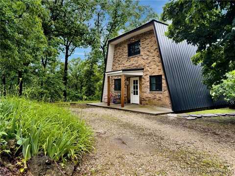 75 Central Hill Road, Eldon, MO 65026