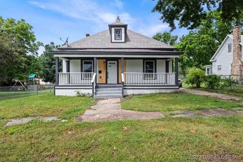 207 North Leeds Avenue, Eldon, MO 65026