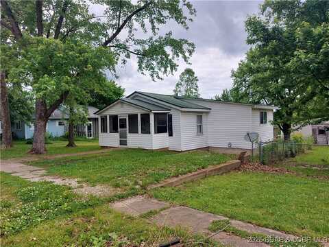 203 3rd Street, Stover, MO 65078