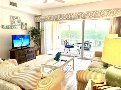 1044 Woodshire, NAPLES, FL 34105