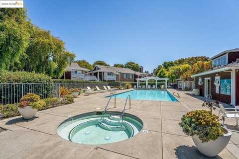 92 Marina Lakes DR, Richmond, CA 94804