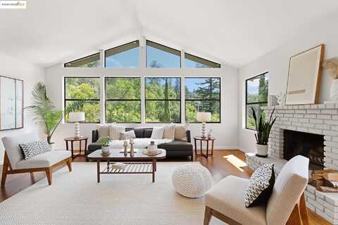 151 La Espiral, Orinda, CA 94563