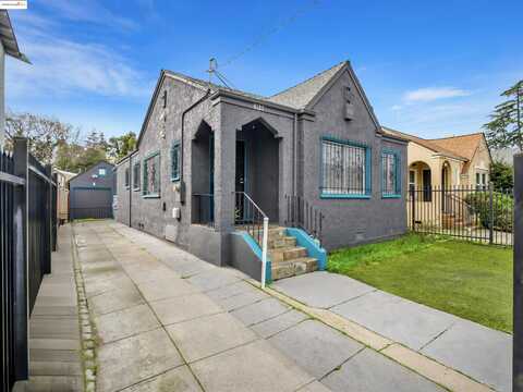 8127 Hillside St, Oakland, CA 94605