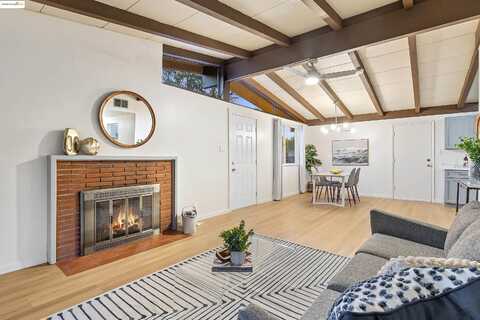 2590 Kavanagh Rd, San Pablo, CA 94806