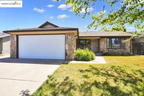 400 Rainier Dr, Lodi, CA 95242