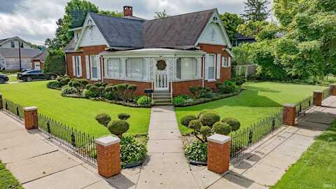 27 N Edwards Street, Worthington, IN 47471
