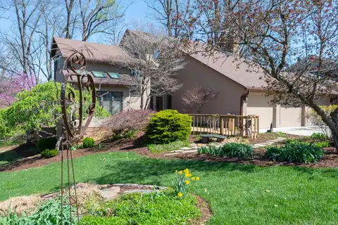 2604 S Robins Bow, Bloomington, IN 47401