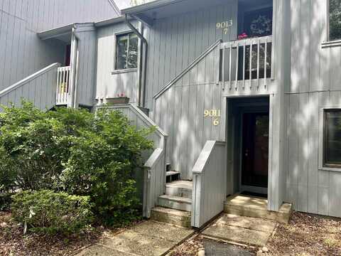 9011 S Pointe Ridge Lane, Bloomington, IN 47401