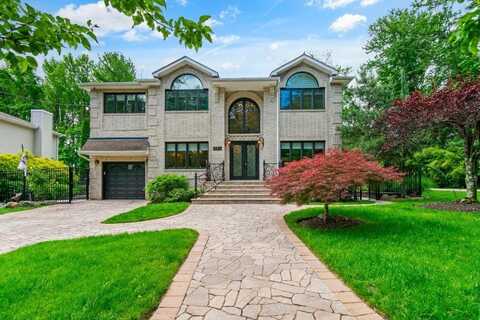 476 Hargold Avenue, Staten Island, NY 10309