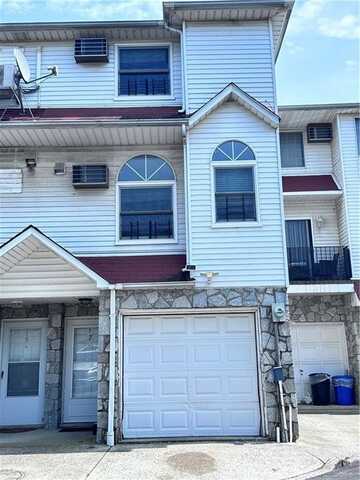 17 Temple Court, Staten Island, NY 10314