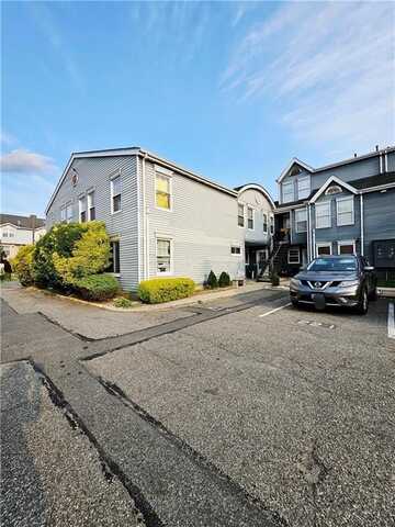 221 Pond Way, Staten Island, NY 10303