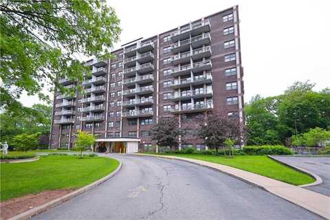 1100 Clove Road, Staten Island, NY 10301