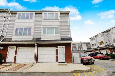 61 Avon Lane, Staten Island, NY 10314