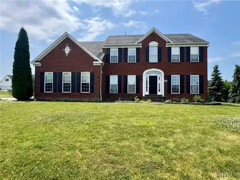 7245 Edgewater Circle, Pendleton, NY 14120