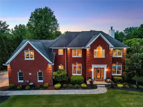 8280 Manchester Park Drive, Clarence, NY 14051