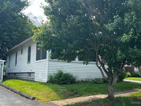10 Russell Avenue, Whitestone, NY 13495